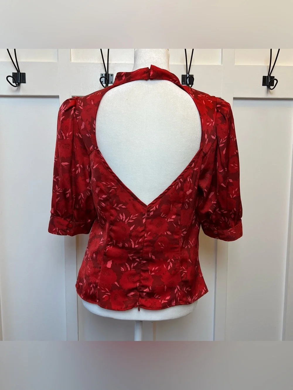 ASTR The Label Size Medium Red Floral Blouse Top Cowl Neck Halter Whimsigoth Y2K